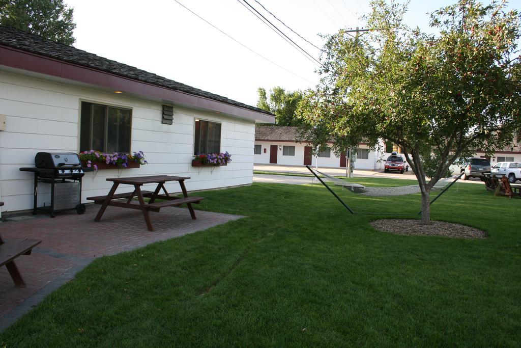 Covered Wagon Motel Lusk Wy Buitenkant foto